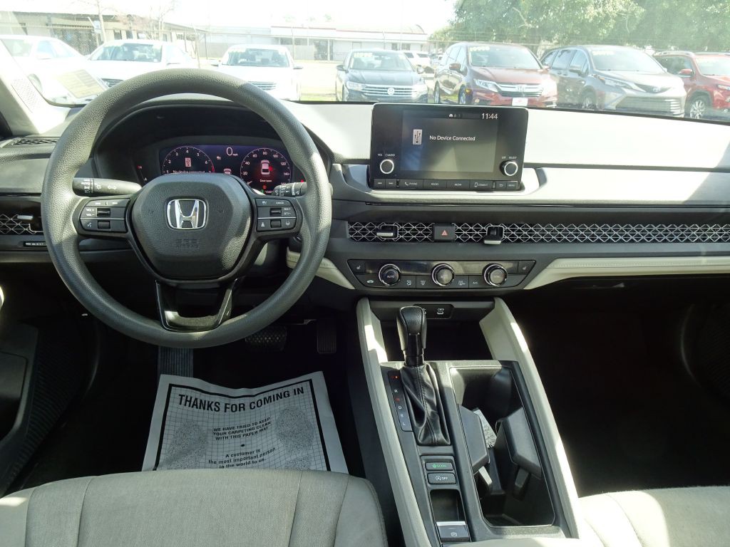2023 Honda Accord Image 19
