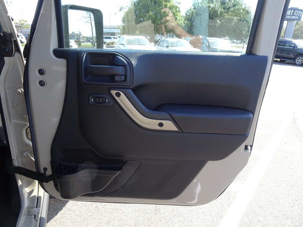 2016 Jeep Wrangler Unlimited Image 15