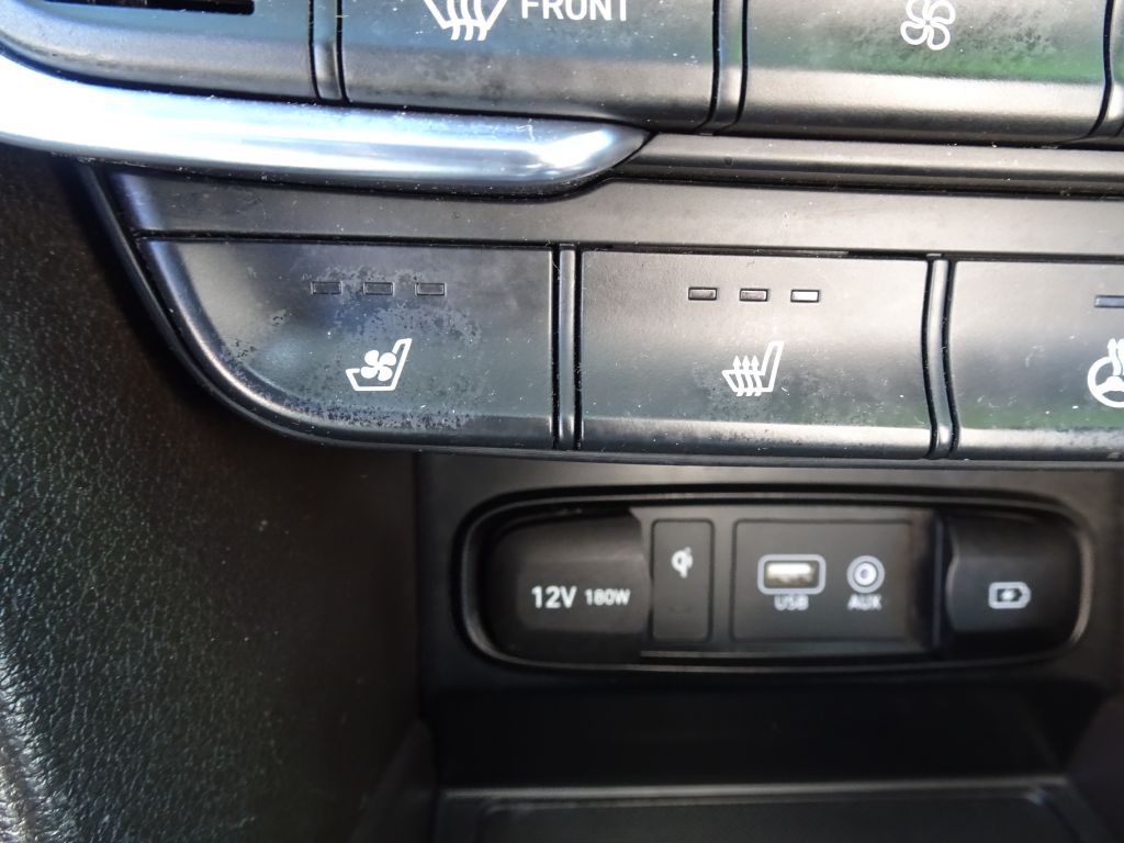 2020 Hyundai Santa Fe Image 25