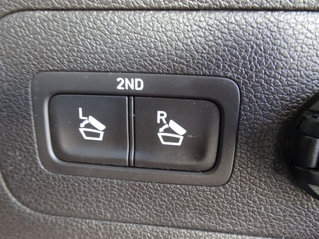 2020 Hyundai Santa Fe Image 32