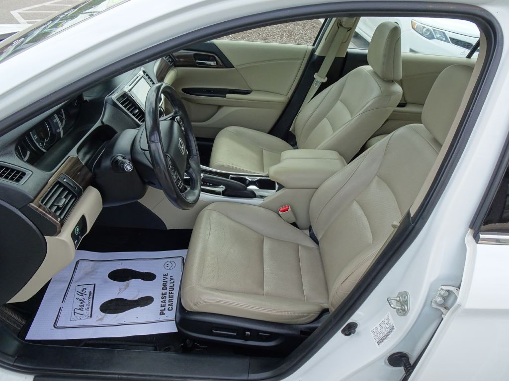 2017 Honda Accord Image 9