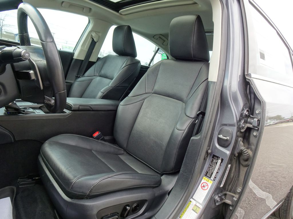 2019 Lexus ES Image 10