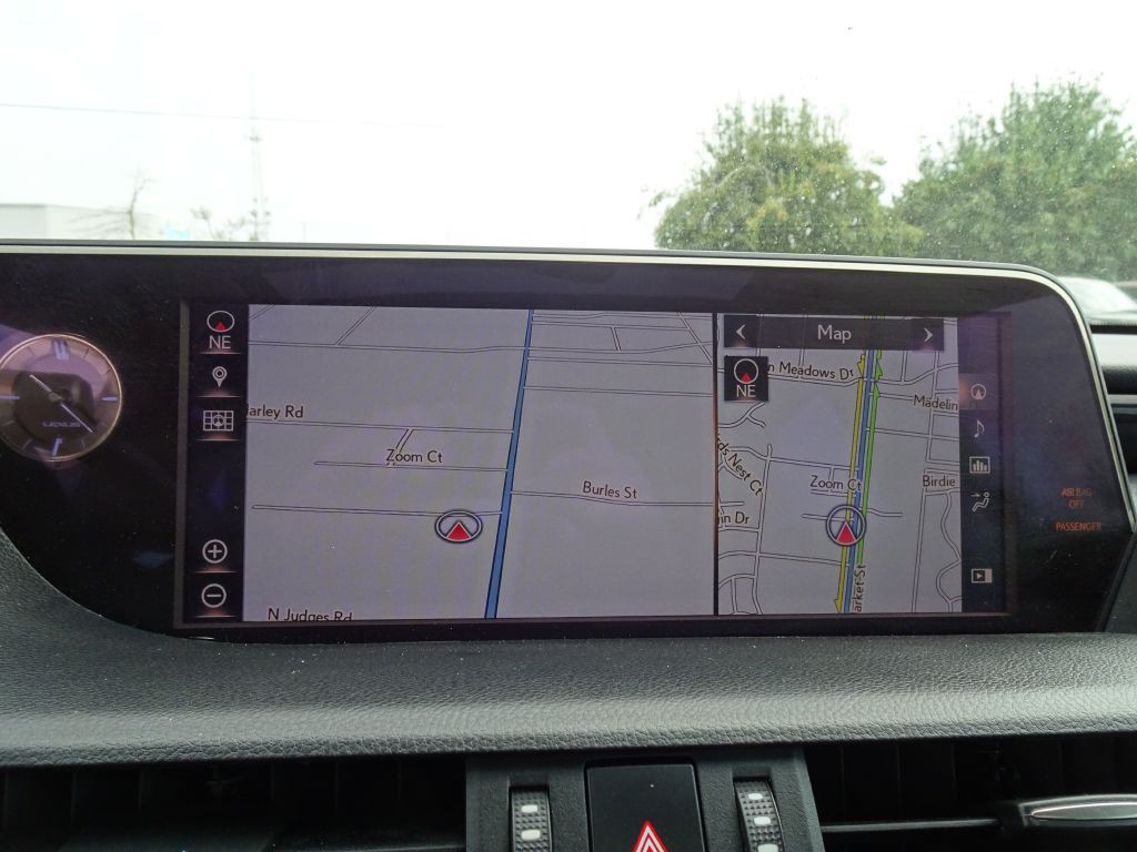 2019 Lexus ES Image 21