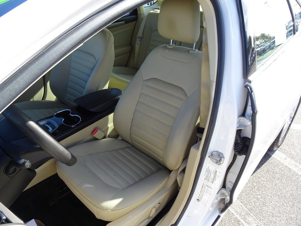 2015 Ford Fusion Image 10