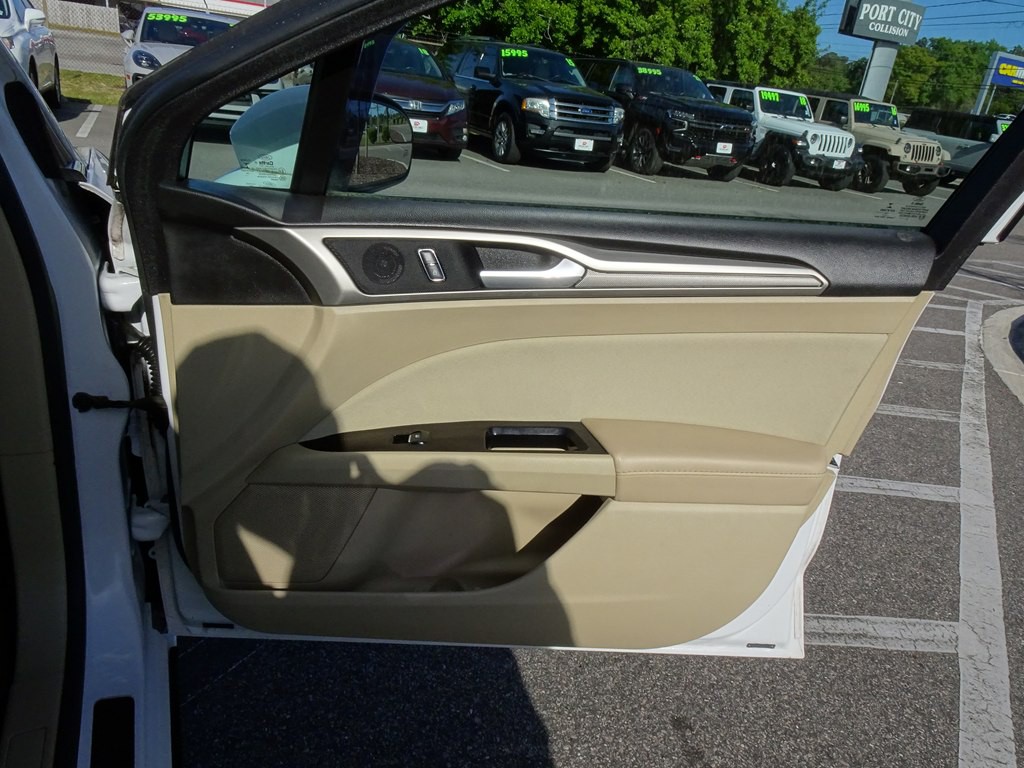 2015 Ford Fusion Image 16