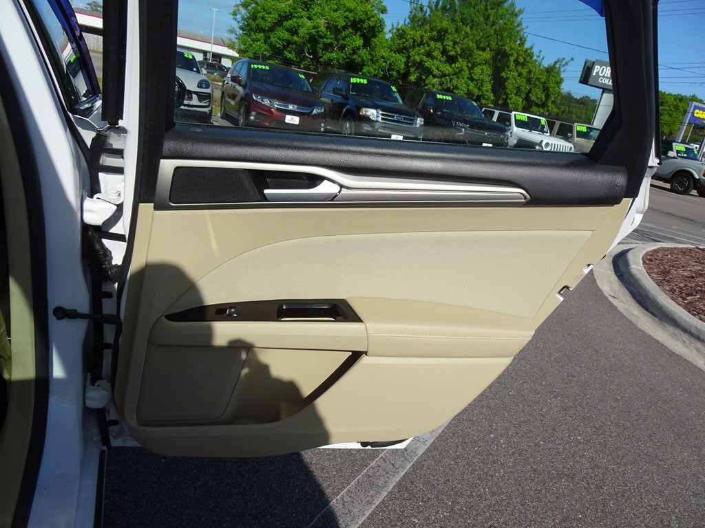 2015 Ford Fusion Image 18