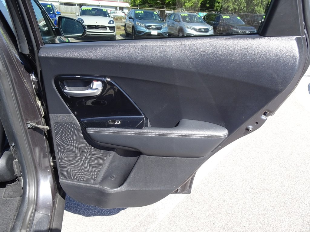 2019 Kia Niro Image 19
