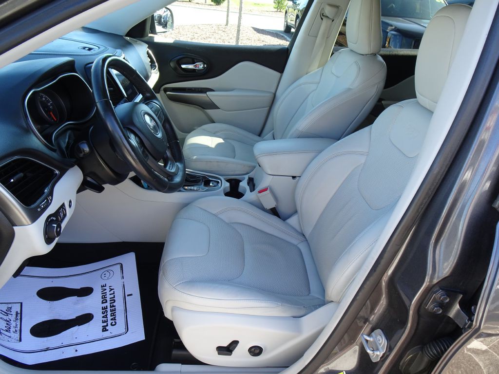 2019 Jeep Cherokee Image 9