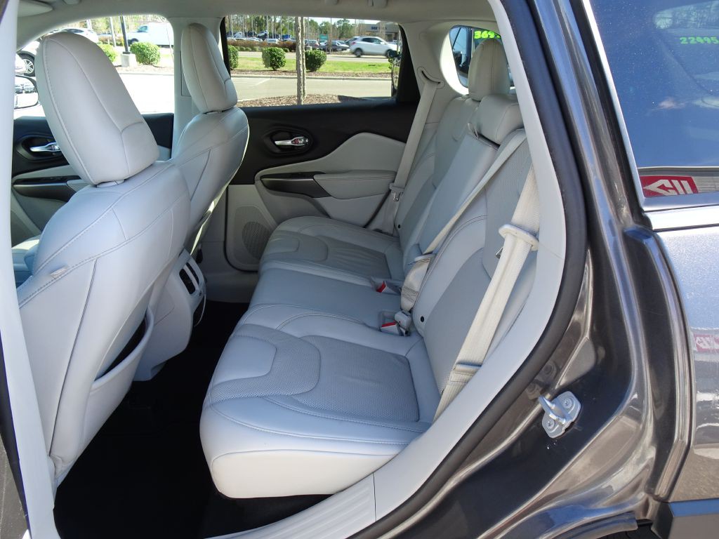 2019 Jeep Cherokee Image 13