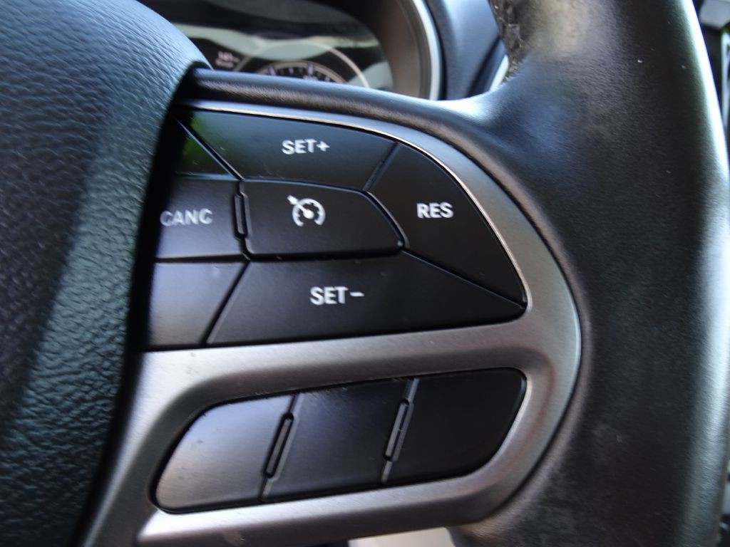 2019 Jeep Cherokee Image 24