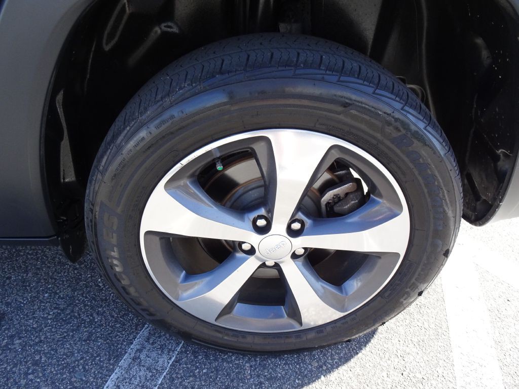 2019 Jeep Cherokee Image 34