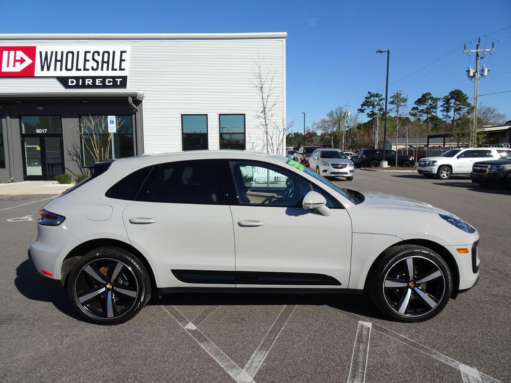 2023 Porsche Macan Image 2