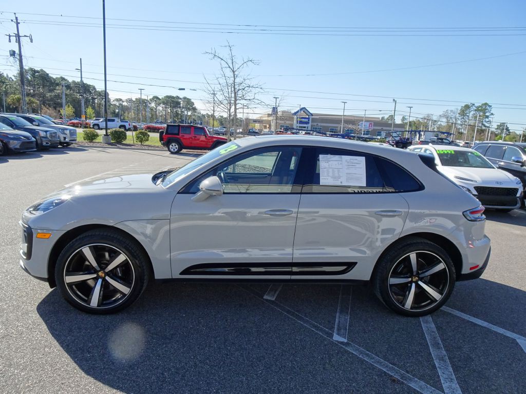 2023 Porsche Macan Image 6