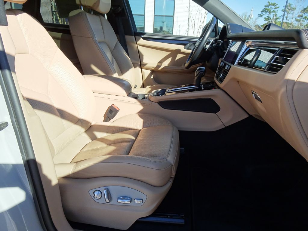 2023 Porsche Macan Image 14
