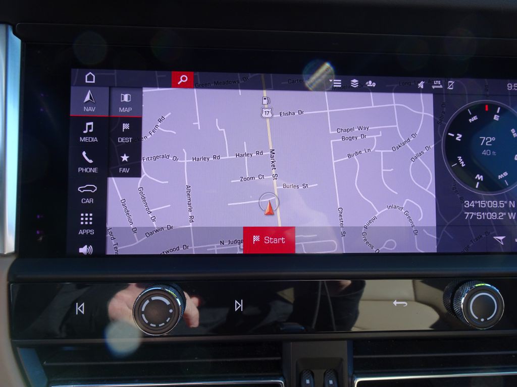 2023 Porsche Macan Image 21