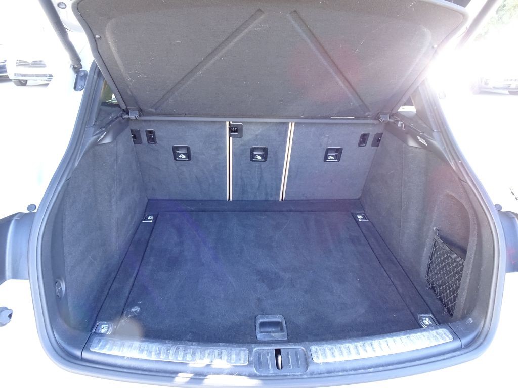 2023 Porsche Macan Image 26