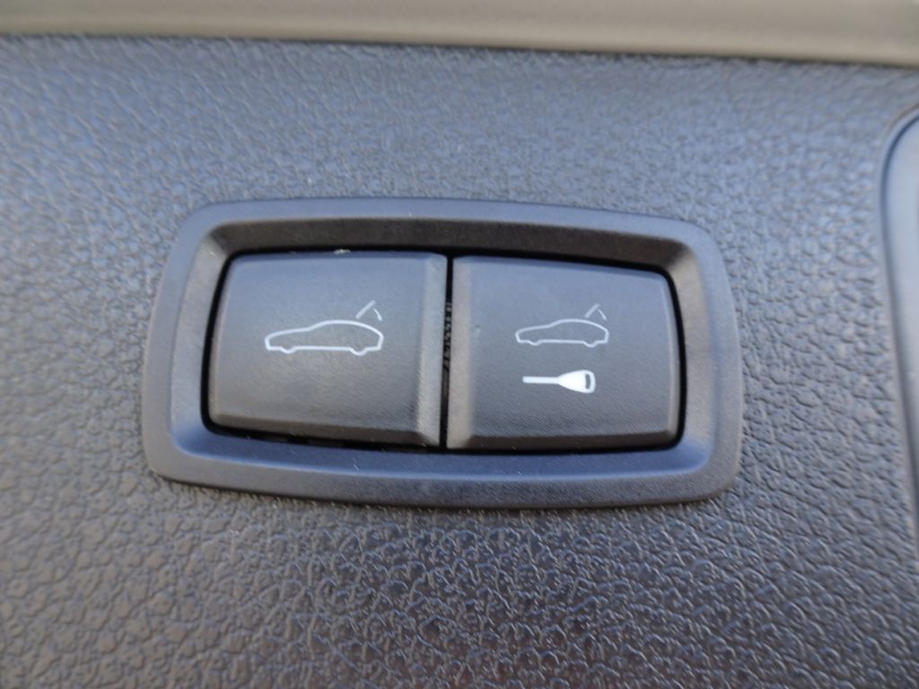 2023 Porsche Macan Image 28