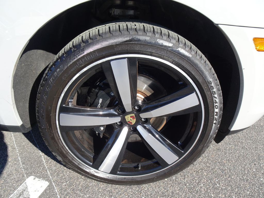 2023 Porsche Macan Image 30