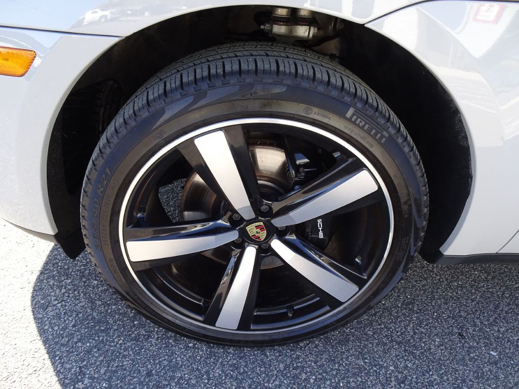 2023 Porsche Macan Image 36