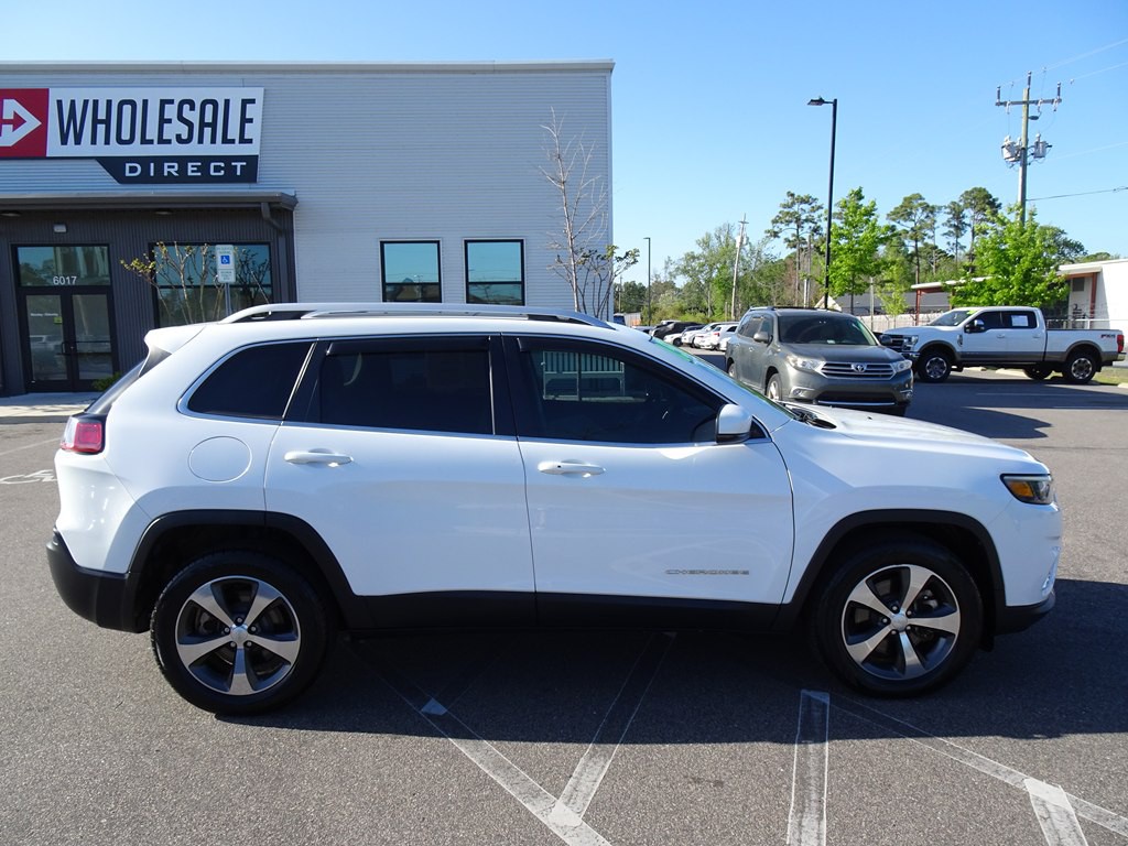 2019 Jeep Cherokee Image 2