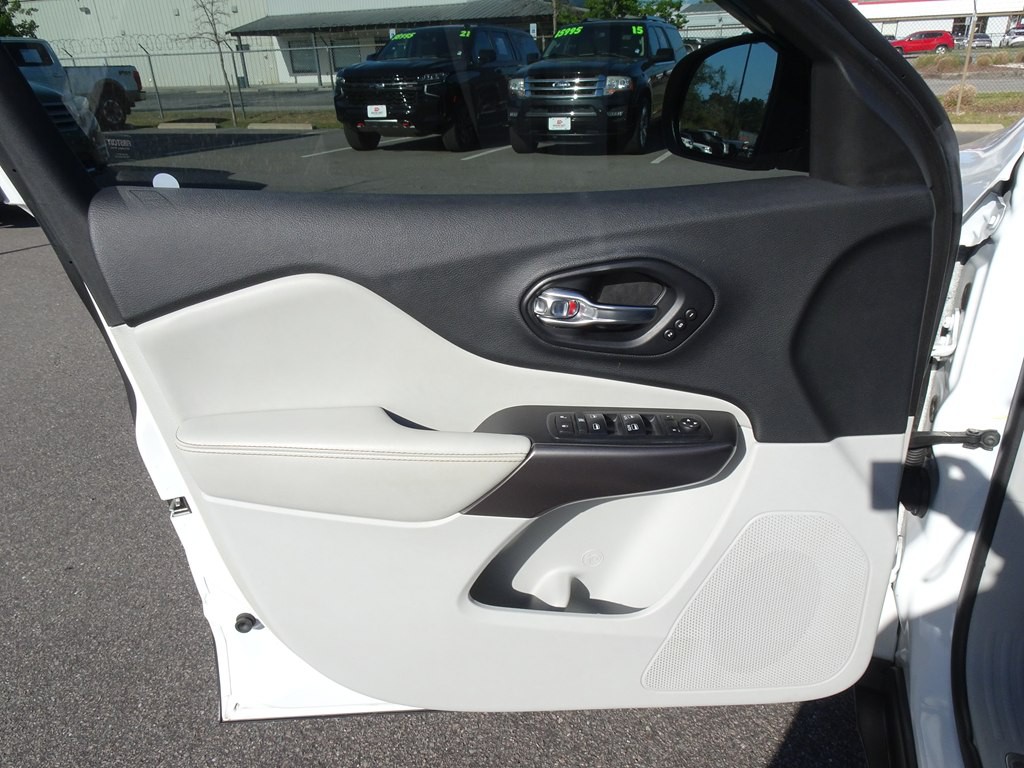 2019 Jeep Cherokee Image 11