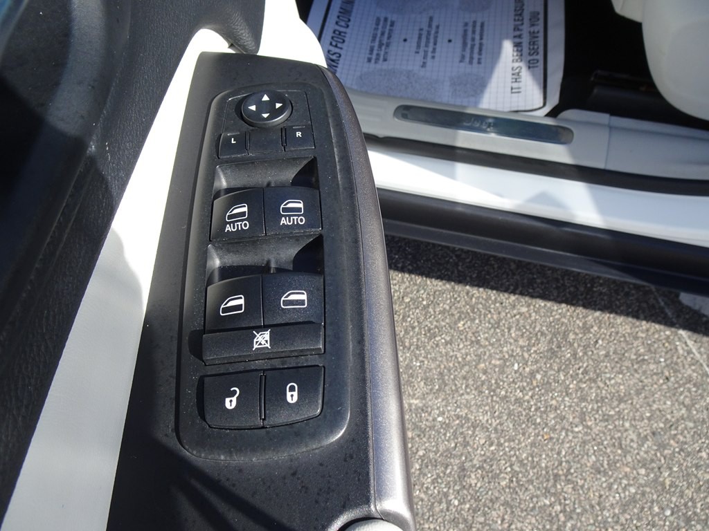 2019 Jeep Cherokee Image 12