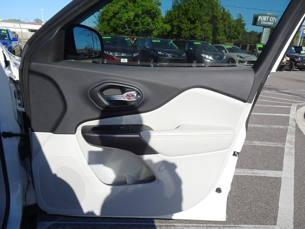 2019 Jeep Cherokee Image 16