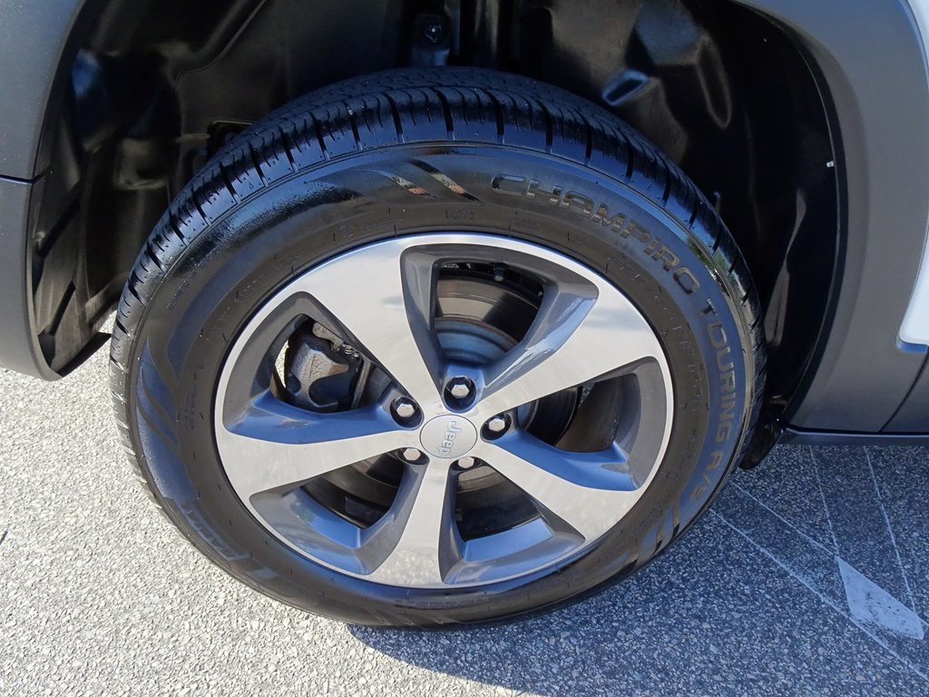 2019 Jeep Cherokee Image 34