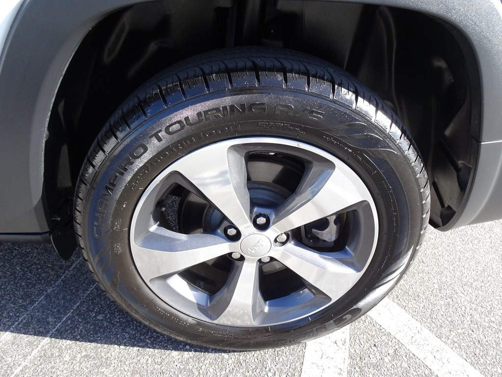 2019 Jeep Cherokee Image 36