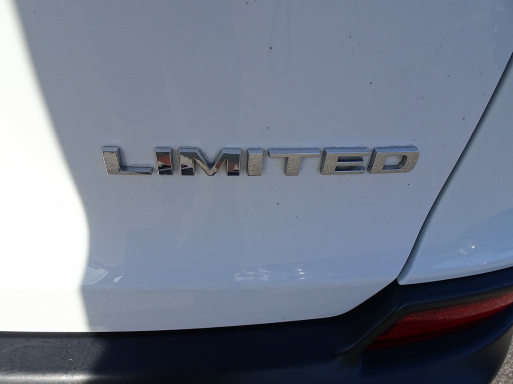 2019 Jeep Cherokee Image 40