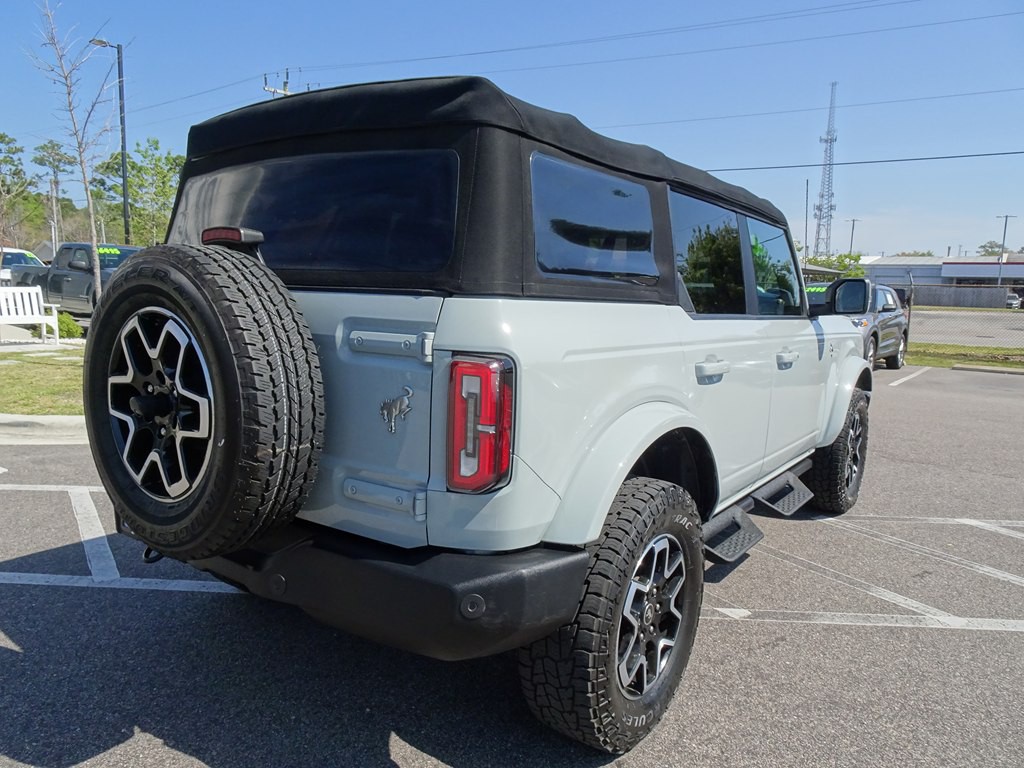 2022 Ford Bronco Image 3
