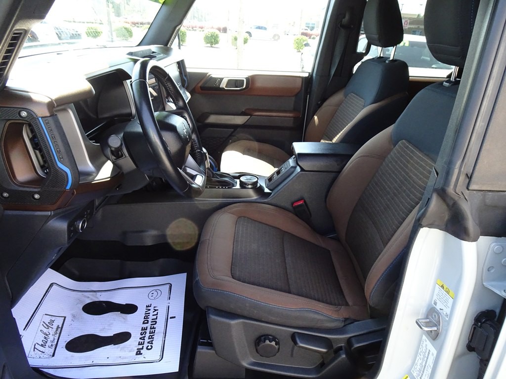 2022 Ford Bronco Image 9