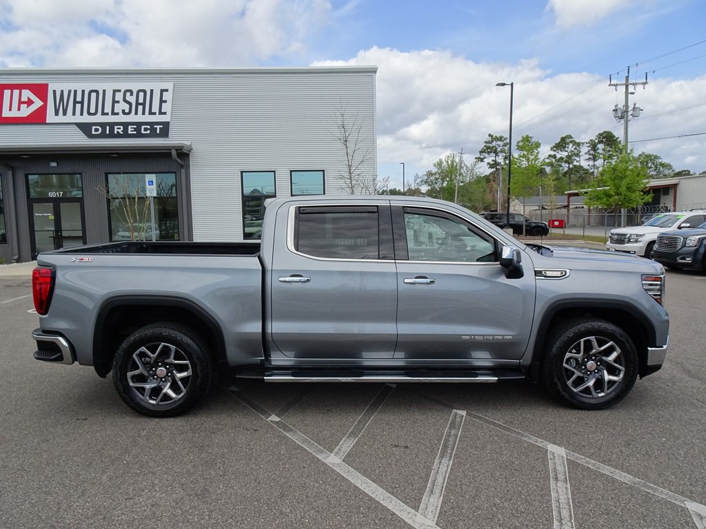 2023 GMC Sierra Image 2