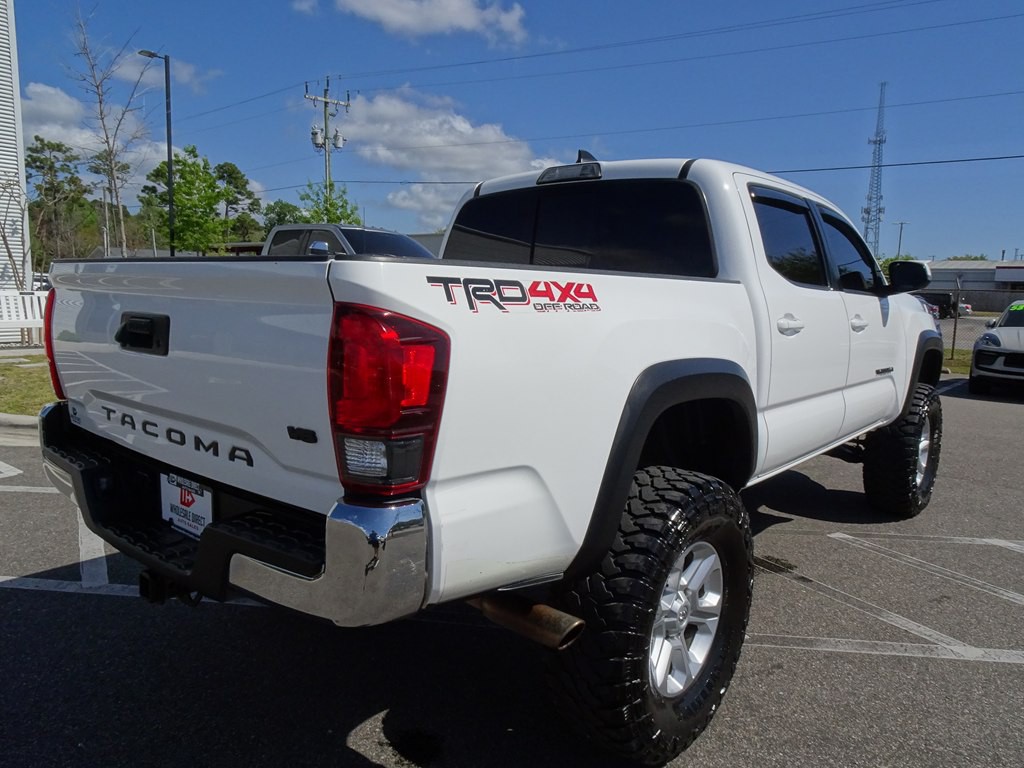 2019 Toyota Tacoma Image 3