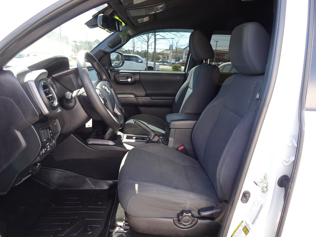 2019 Toyota Tacoma Image 9