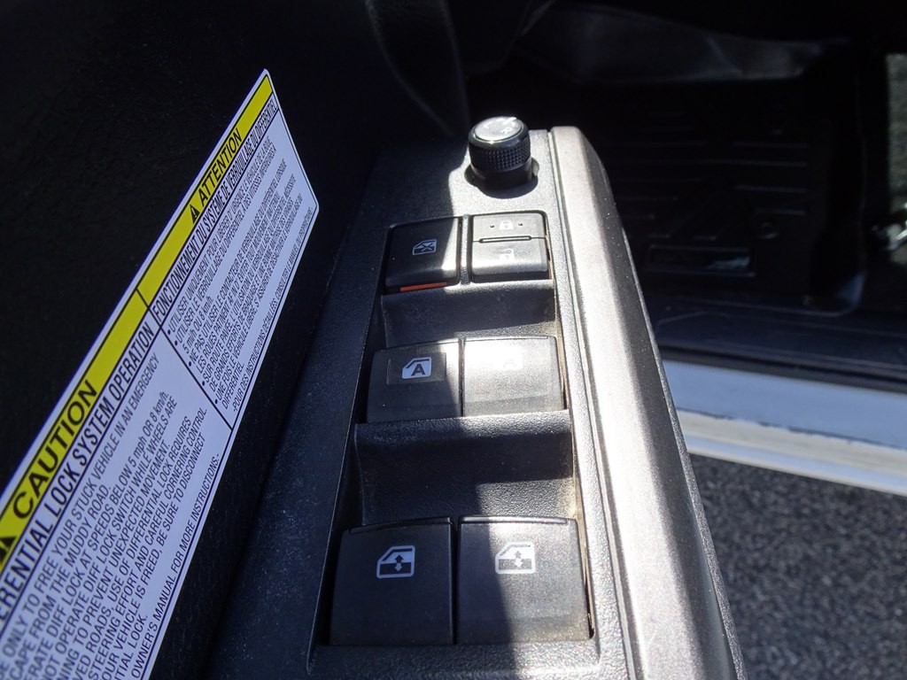 2019 Toyota Tacoma Image 12