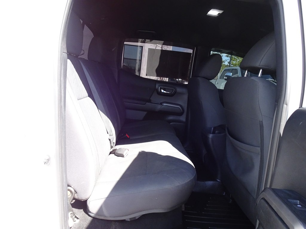 2019 Toyota Tacoma Image 17