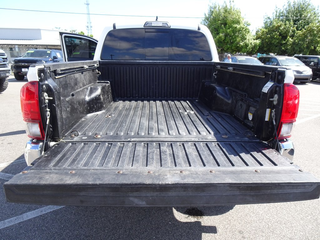2019 Toyota Tacoma Image 25