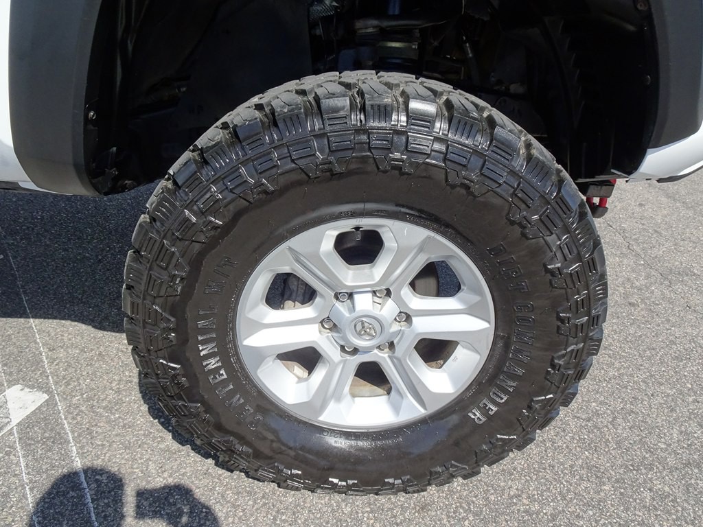 2019 Toyota Tacoma Image 29