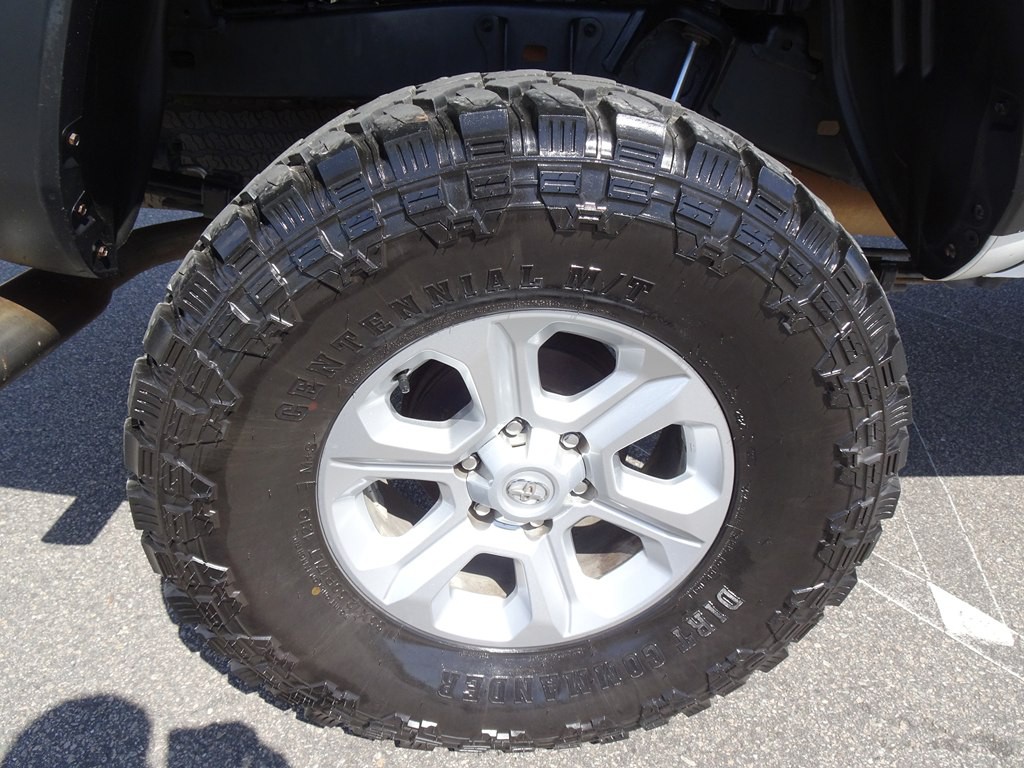 2019 Toyota Tacoma Image 32