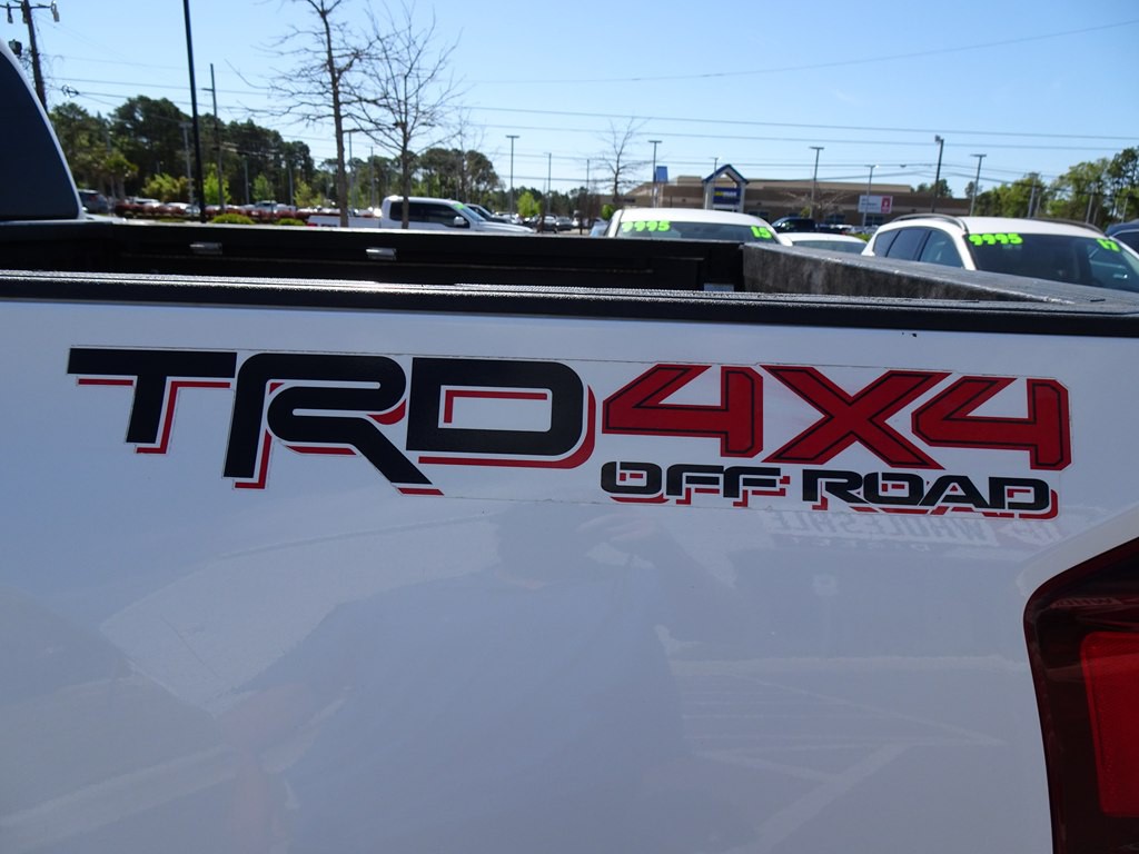 2019 Toyota Tacoma Image 39