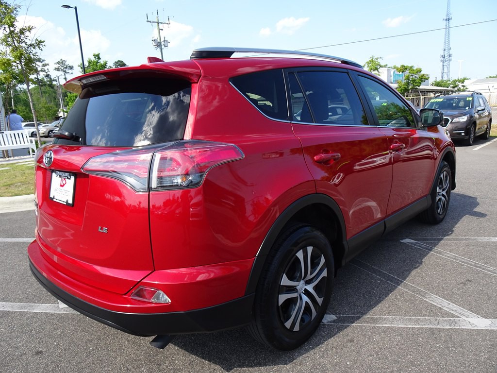 2017 Toyota Rav4 Image 3