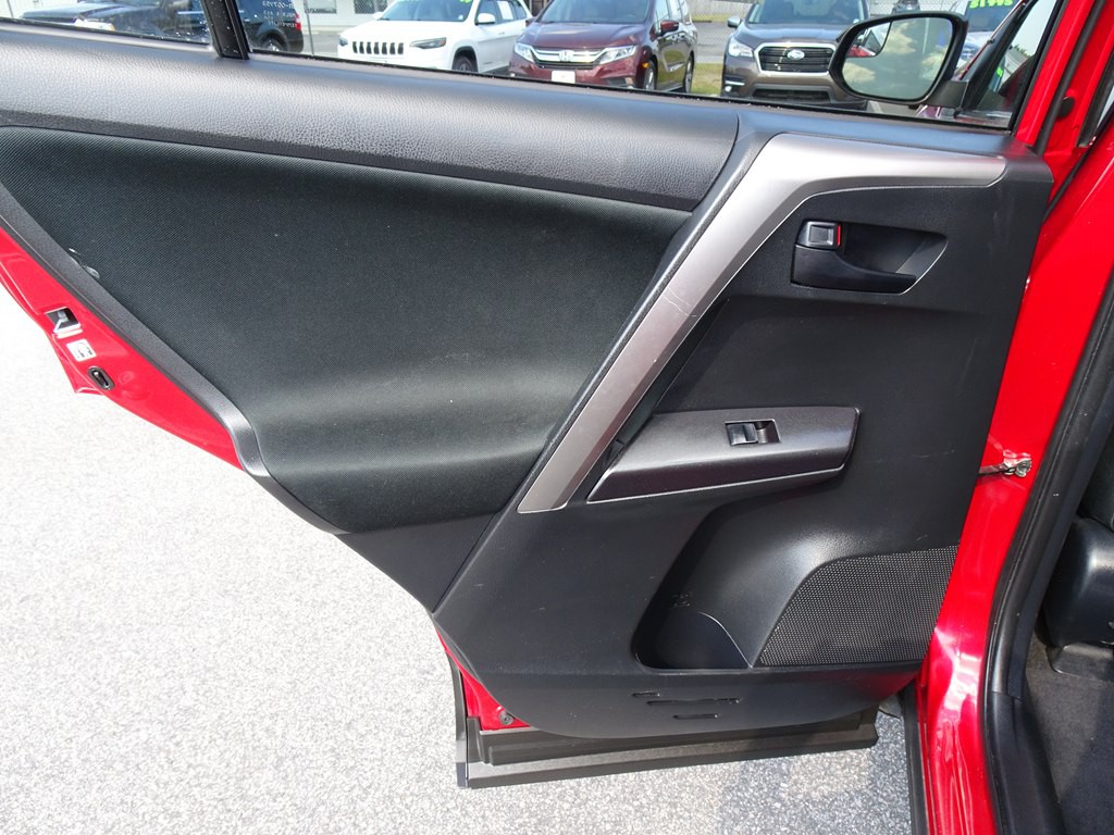 2017 Toyota Rav4 Image 14