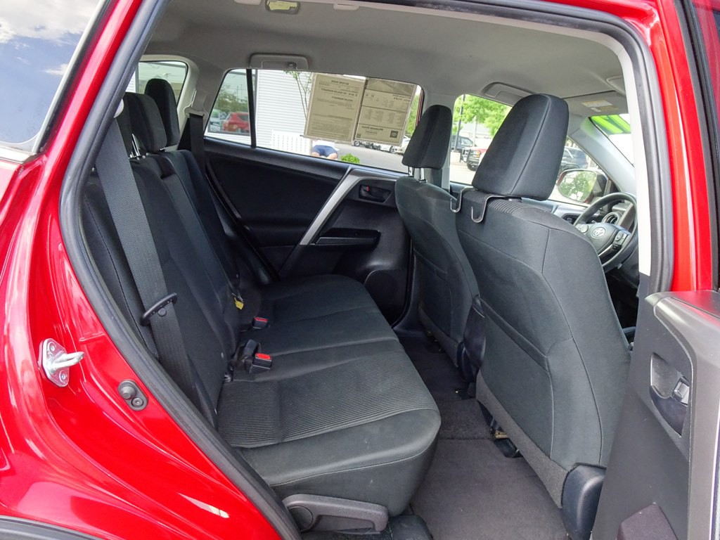 2017 Toyota Rav4 Image 17
