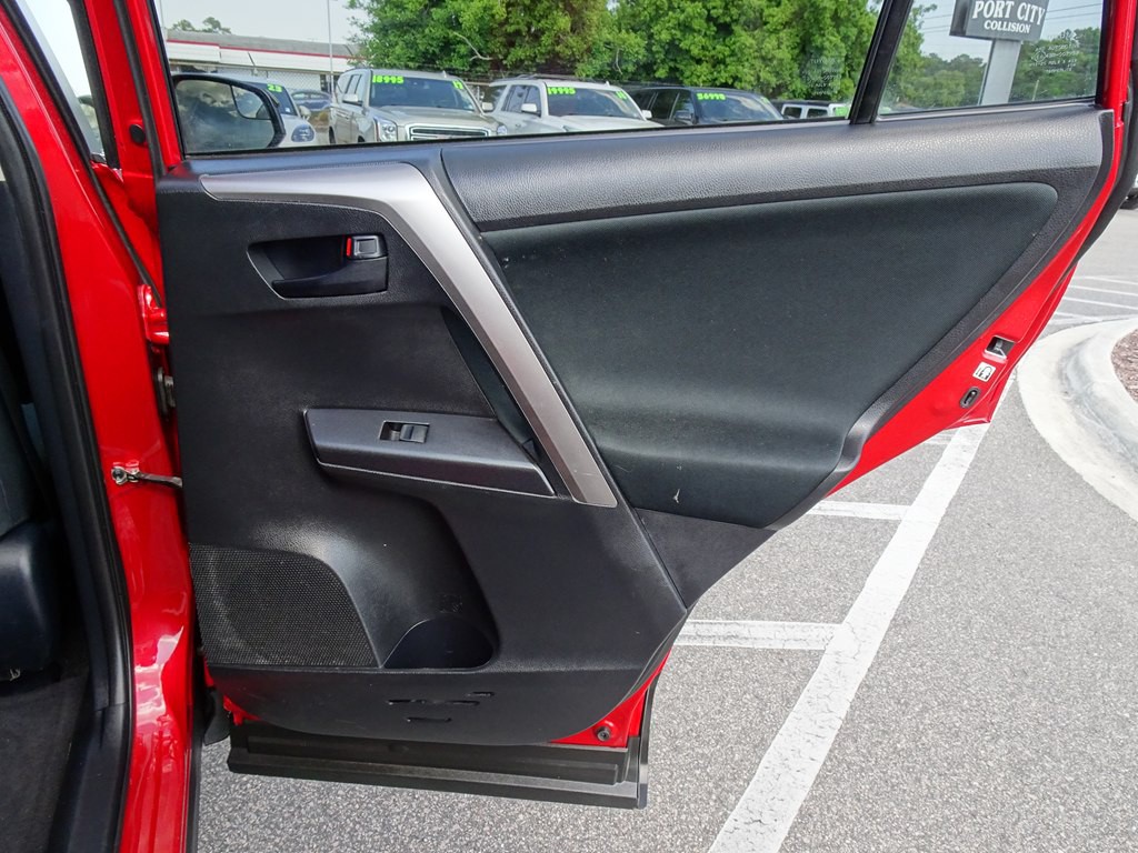 2017 Toyota Rav4 Image 18