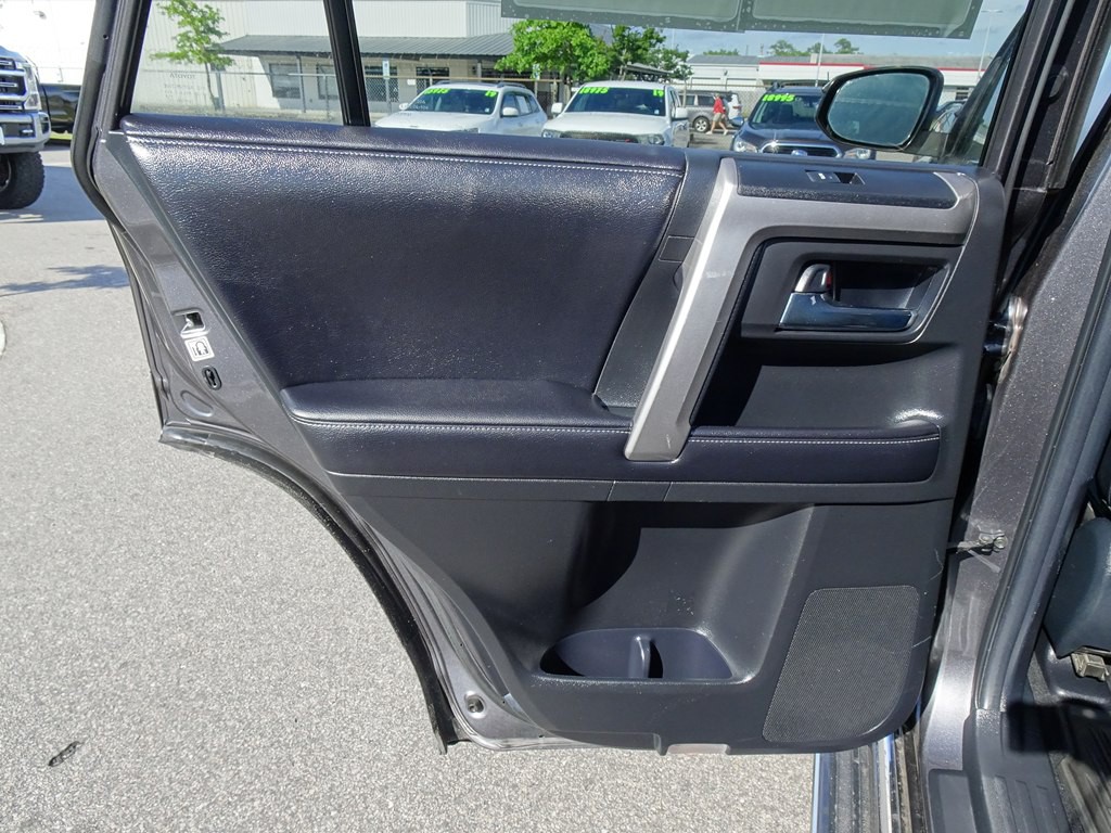 2016 Toyota 4Runner Image 13