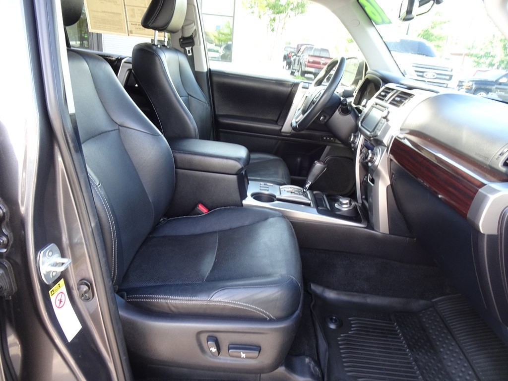 2016 Toyota 4Runner Image 15