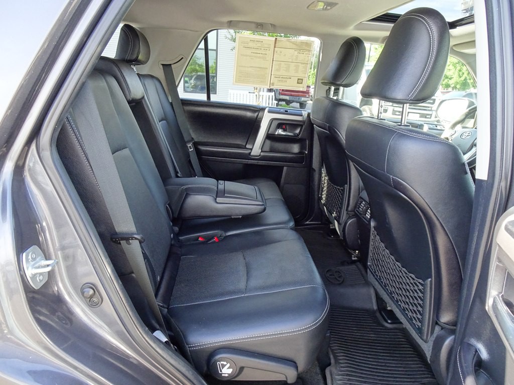 2016 Toyota 4Runner Image 17