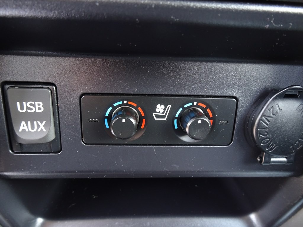 2016 Toyota 4Runner Image 25