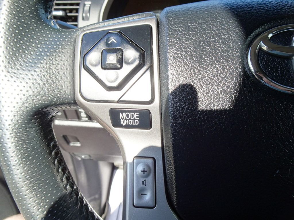 2016 Toyota 4Runner Image 28